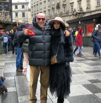 Cine este și cu ce se ocupă fata cea mică a lui Dan Voiculescu. Dana are 26 de ani și deține o fundație ce-i poartă numele. Este fiica adoptivă a afaceristului