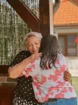 Clipe de coșmar pentru Andra. Artista a vorbit pentru prima dată despre momentul în care a aflat că mama ei are o tumoare de 15 centimetri