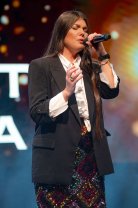 Paula Seling a vorbit pentru prima dată pe larg despre adopția fiicei sale. "I-am văzut poza prima oară și am știut că e copilul nostru". Ea și fostul soț au decis să devină părinți adoptivi în timpul căsniciei
