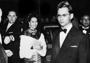A murit "Jackie Kennedy" a Asiei. Sirikit Kitiyakara a fost soția regelui care a domnit 70 de ani în Thailanda. Avea 93 de ani