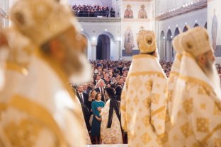 Maia Sandu, apariție discretă și elegantă la sfințirea Catedralei Mântuirii Neamului. Ce mesaj le-a transmis românilor. A povestit experiența pe Facebook