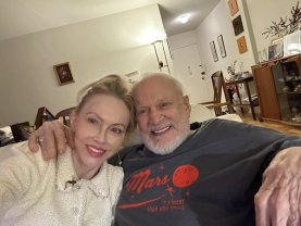 A murit românca Anca Faur, soția astronautului american Buzz Aldrin de 95 de ani. Avea doar 66 de ani