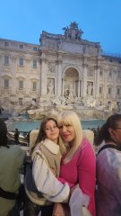 Elena Udrea, anunț emoționant la doar câteva luni de când a ieșit din închisoare. "Dorința mea cea mai mare a fost ascultată și împlinită de Dumnezeu". A mers cu fiica ei la Roma