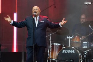 Adrian Daminescu a fost socru mic! Primele imagini de la nunta fiicei sale din America. Artistul nu a văzut-o de când avea 7 ani