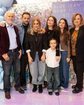 Soția lui Mihai Morar a împlinit 50 de ani. Ce urare specială i-a făcut prezentatorul: „Minunile încep cu tine”. A avut alături toată familia de ziua ei