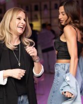 Soția lui Mihai Morar a împlinit 50 de ani. Ce urare specială i-a făcut prezentatorul: „Minunile încep cu tine”. S-au distrat pe cinste la petrecerea intimă