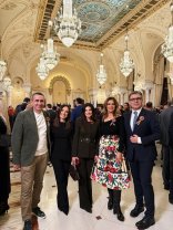 Cum s-a îmbrăcat Mirabela Grădinaru la recepția de 1 decembrie. Ce ținute au purtat vedetele prezente la Cotroceni. Amalia Enache a ales o fustă colorată cu motive tradiționale, în timp ce alte vedete au optat pentru nonculori