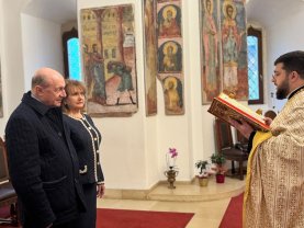 Maria și Traian Băsescu au sărbătorit 50 de ani de căsnicie. Cine le-a fost martor la slujba nunții de aur. Sunt de aceeași vârstă, ambii au 74 de ani