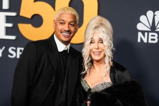 Cher, mireasă la aproape 80 de ani? Vedeta ar fi pregătită să-i spună marele "DA" iubitului cu 40 de ani mai tânăr. Cântăreața are 79 de ani