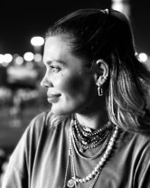 Gina Pistol a împlinit 45 de ani, iar Smiley a surprins-o cu o urare neașteptată: „Păpușa mea”. A fost desemnată cea mai sexy femeie din România în 2009