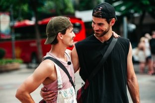 Emil Rengle și Alejandro au anunțat nunta. „Îl introduc complet în cultura noastră”. Se vor cununa civil într-o țară care permite căsătoria persoanelor de același sex