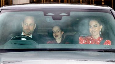 Kate Middleton radiază în felicitarea de Crăciun de anul acesta. Se vede cu ochiul liber că este mai sănătoasă ca oricând. Participă din nou la numeroase evenimente caritabile