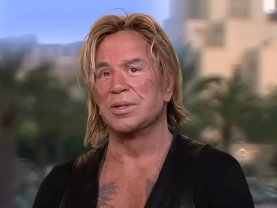 Marele star de la Hollywood a ajuns de nerecunoscut. A fost unul dintre cei mai iubiți actori ai lumii și acum trăiește de pe o zi pe alta. În tinerețe, numele său era sinonim cu rebeliunea