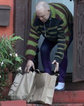 Marele star de la Hollywood a ajuns de nerecunoscut. A fost unul dintre cei mai iubiți actori ai lumii și acum trăiește de pe o zi pe alta. Are datorii uriașe