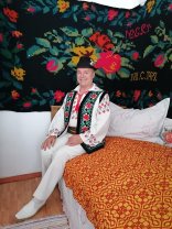 Cântărețul de muzică populară Aurică Totolici, condamnat la 17 ani și jumătate de închisoare, după ce ar fi violat trei minori. Are 61 de ani