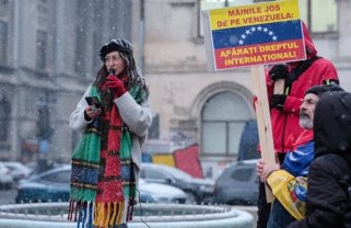 Fiica Elenei Lasconi s-a înscris în Partidul Socialist Român. La începutul anului a protestat în Piața Universității împotriva președintelui Trump, alături de alți membri ai PSR