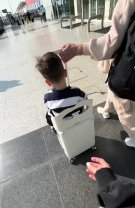 Imagini adorabile cu fiul lui Theo Rose în vacanță. Sasha are o nouă tunsoare. Fanii au remarcat asemănarea dintre el și Anghel Damian