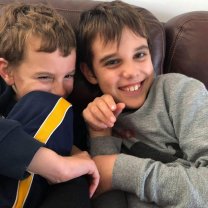 Cazul care a șocat lumea. Doi părinți și-au ucis copiii cu autism sever, animalele de companie și apoi și-au pus capăt zilelor. "Nimeni nu poate înțelege lupta nesfârșită". Leon și Otis erau non-verbali
