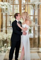 Bunica Gabriela Firea a strălucit la botezul nepoatei sale. Primele imagini de la petrecerea micuței Emily Victoria, fiica lui Tudor Firea