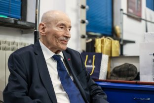 Victor Rebengiuc, sărbătorit în aplauze la Teatrul Bulandra. Cum arată actorul la 93 de ani. Ziua lui a fost pe 10 februarie