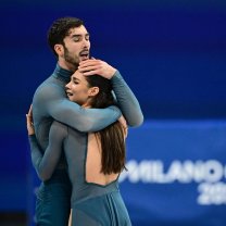 Magie pe gheață. Laurence Fournier Beaudry și Guillaume Cizeron, perechea de aur de la Jocurile Olimpice 2026. Ea și-a luat cetățenia franceză ca să poată concura