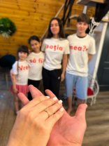 Deea Maxer a fost cerută în căsătorie. Copiii ei și ai lui Dinu Maxer au fost martorii momentului emoționant. Bărbatul are la rândul său două fiice