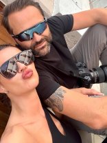 Christina Ich, imagini interzise minorilor pe internet. A pozat aproape complet dezbrăcată alături de iubitul ei. Influencerița are 39 de ani