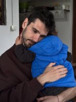 De ce nu-și expune Theo Rose fiul pe internet. Nimeni din online nu știe cum arată micul Sasha. Și Anghel Damian este o persoană discretă