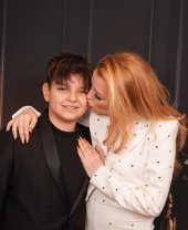 Fiul Elenei Gheorghe i-a cucerit pe fanii mamei sale. Nicholas are 14 ani și cântă impecabil la pian. Ea și soțul ei își lasă copiii să își aleagă singuri drumul în viață