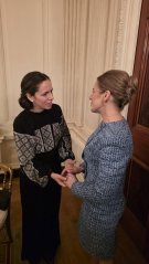 Mirabela Grădinaru, pusă la zid din cauza greșelilor vestimentare de la summit-ul din SUA. Cum s-a prezentat în fața celorlalte Prime Doamne din lume. A purtat ținute semnate de Irina Schrotter
