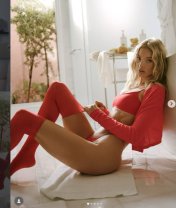 Blond nisipiu și bucle romantice