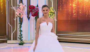 Ramona Olaru se pregătește de nuntă? A îmbrăcat deja rochia de mireasă la 36 de ani