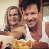 Cine sunt părinții lui Felix Baumgartner. Sunt singurii moștenitori ai averii lui, deși a avut o relație de 12 ani cu Mihaela Rădulescu. Mama îi verifica echipamentele de protecție înainte de sărituri