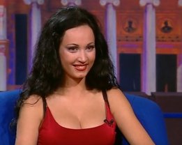 Cum arăta Nicoleta Luciu la 20 de ani. Era asistentă la Terapie Intensivă. A absolvit Școala Postliceală Sanitară