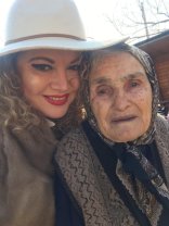Oana Lis dă de pământ cu oamenii care o critică în online: „Câți dintre voi v-ați dus părinții sau bunicii la un restaurant?”. A avut întotdeauna grijă de bunica ei