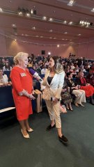 Viorica Dăncilă, cea mai de succes femeie a anului 2026? A fost premiată în cadrul unui eveniment susținut de Ministerul Culturii. A postat un mesaj pe Facebook după ce a primit distincția