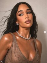 Culori pentru păr brunet 2026: Sultry Brunette