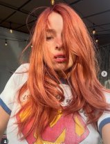Culori pentru păr roșcat 2026: Sunwashed Copper