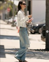 Cloud Dancer, idei de ținute: Cu jeans
