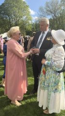 Viorica Dăncilă nu a respectat protocolul de la Ziua Regalității. Cum s-a îmbrăcat fostul premier. I-a lipsit pălăria pe care au purtat-o aproape toate femeile