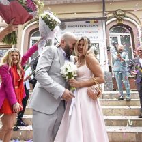 Carmen Harra aruncă bomba despre căsnicia Lorei cu Ghenu: „Fata asta va divorța categoric...”. Artista a fost singură la nunta Andreei Bălan. Sunt împreună de peste un deceniu