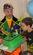 Lavinia Pîrva a făcut public pentru prima dată chipul lui Alexandru, cu ocazia aniversării de 7 ani. Cât de mult seamănă cu Ștefan Bănică. A avut un tort inspirat din Minecraft