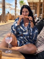 Deea Maxer s-a bucurat din plin de luna de miere. Radiază de fericire de când a devenit doamna Cataramă. Le-a mărturisit fanilor că ar fi vrut să mai stea acolo