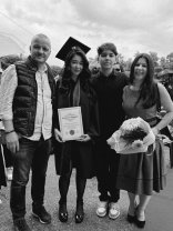 Ianca, fiica lui Răzvan Simion, a absolvit facultatea. Marele absent de la festivitate a fost chiar tatăl ei. A prezentat un eveniment în ziua absolvirii fiicei lui