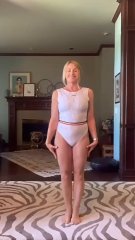 Nadia Comăneci a îmbrăcat din nou costumul de gimnastică la 64 de ani, după 50 de ani de a succesul de la Montreal