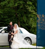 Nuntă cu ștaif la palat! Marius Moga și Bianca Lăpuște, nași de cununie pentru Răzvan Vasile și Baronessa de Brattleby Nicoleta Scarlat. Petrecerea a fost la Palatul Știrbey