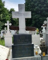 Imaginile durerii de la funeraliile Sandei Țăranu. „Vocea televiziunii române” a fost înmormântată alături de marea ei dragoste, tenorul Nicolae Țăranu. Cei doi soți au fost împreună șase decenii