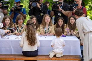 Ce meserii onorabile și-au ales deja copiii președintelui României, complet diferite de ale părinților. Aheea și Antim au fost vedetele evenimentelor de la Palatul Cotroceni, de Ziua Internațională a Copiilor