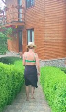 Andreea Marin, imagini în costum de baie la 51 de ani la Telega. Cum arată acum casa de vacanță a vedetei. S-a filmat în costum de baie în curte