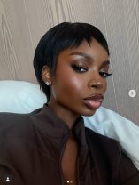 Tunsori 2026 femei pentru păr scurt: Pixie androgin